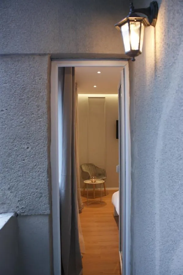 On The River Ultra Central Suites Bucureşti 0*,  România