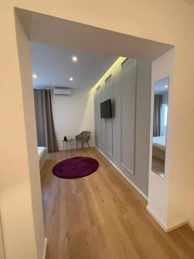 On The River Ultra Central Suites Bucureşti