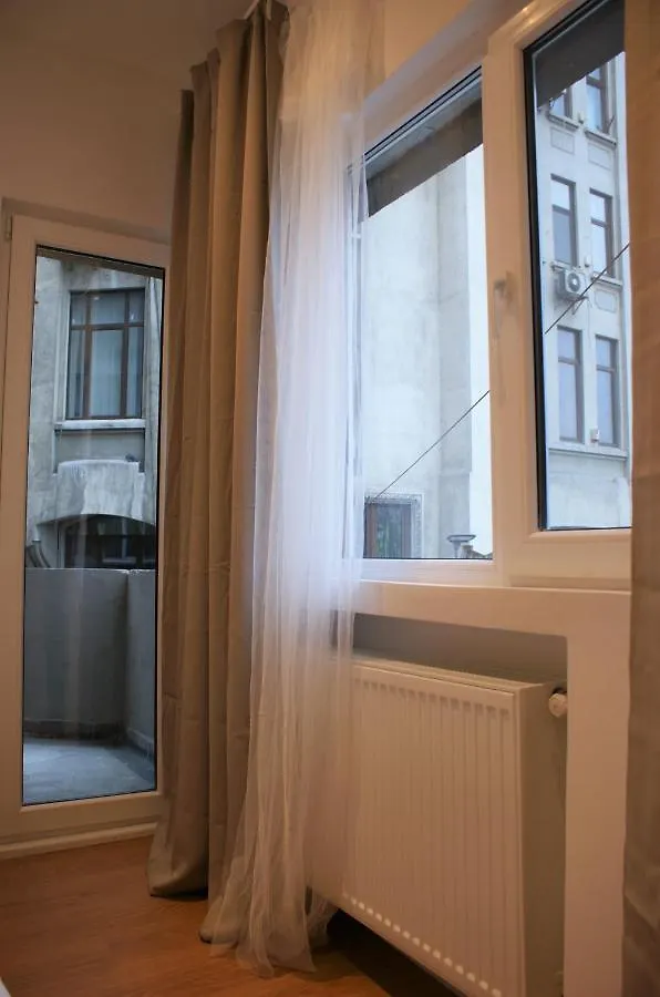 On The River Ultra Central Suites Bucureşti 0*,  România