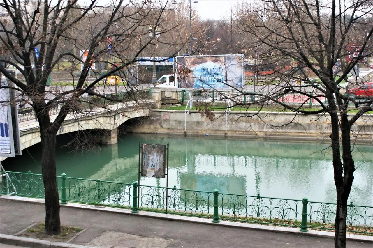 On The River Ultra Central Suites Bucharest 0*,